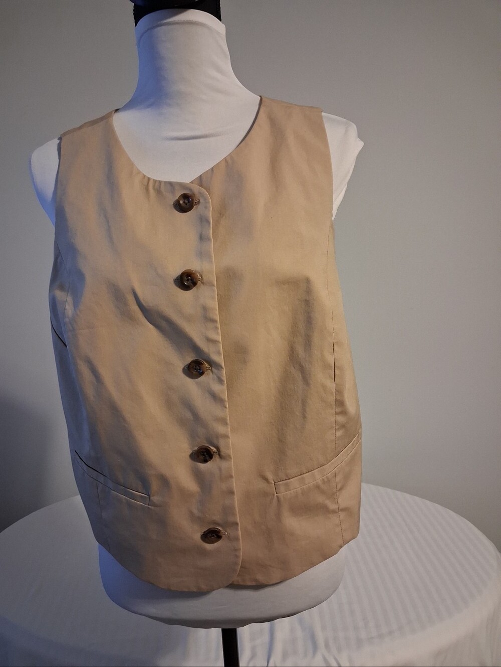Old Navy Tan Button-Front Sleeveless Vest Size Large